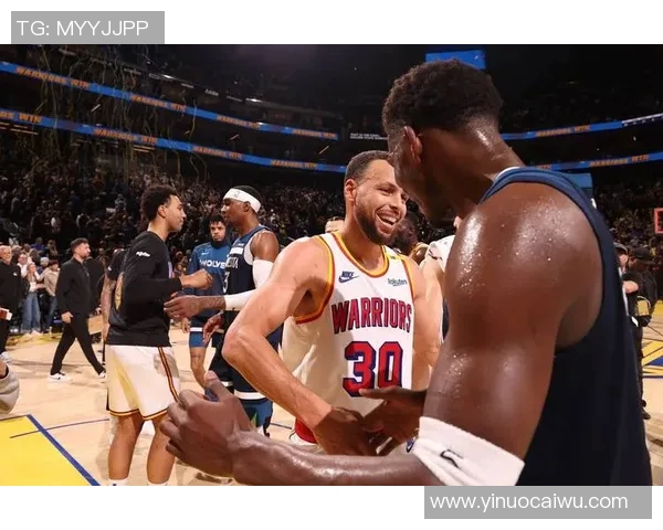 火箭队与森林狼激战正酣NBA赛场精彩瞬间回顾与分析